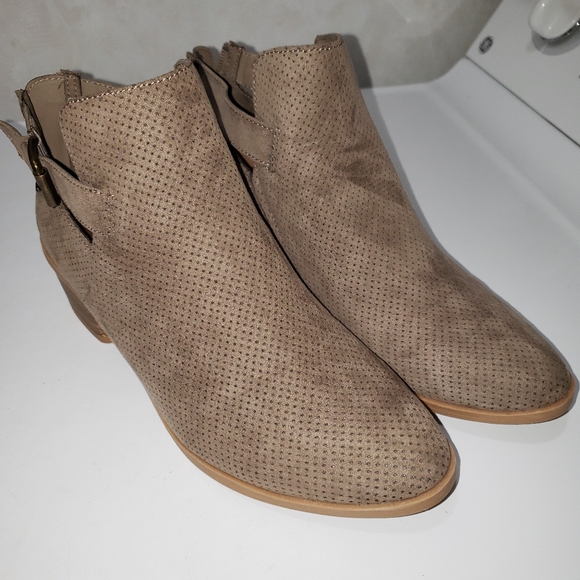 Booties by DV - Picture 7 of 7